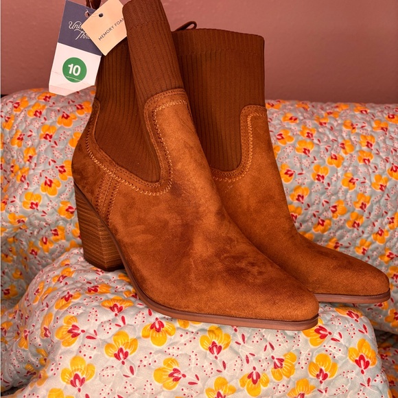 Universal Thread Shoes - Brown Ankle Boots